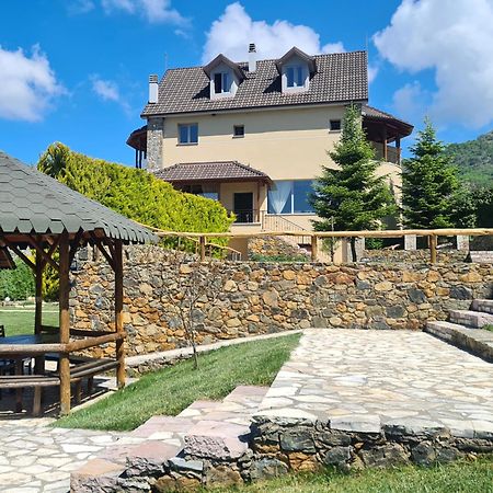 Sofra E Shpatit Hotel Elbasan Bagian luar foto